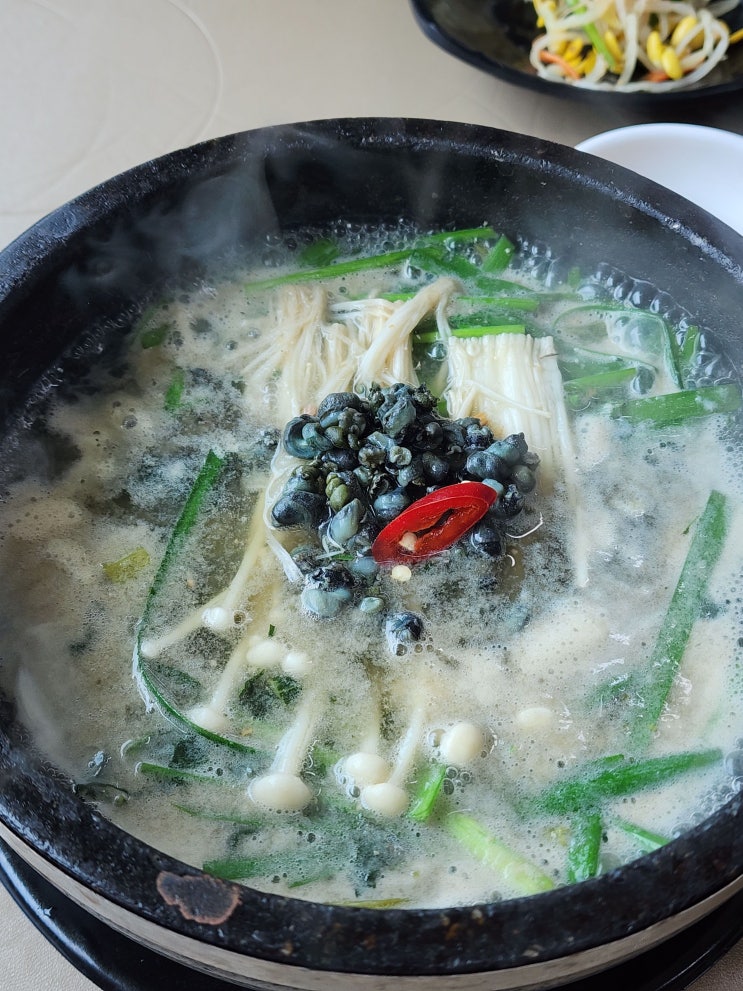  서오릉다슬기 청학점, 속까지 따뜻해지는 다슬기탕 한 그릇