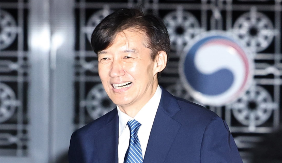 조국 사면 후폭풍...<b>이 대통령 지지율</b> 취임 후 <b>최저</b> [리얼미터]