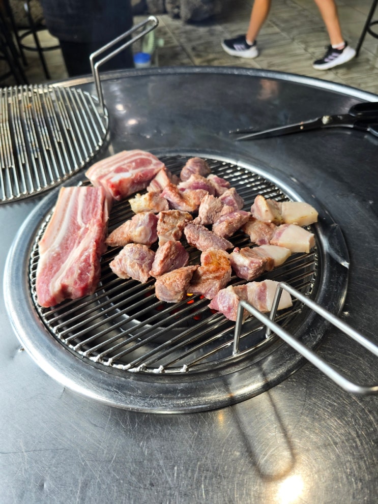  제주 연탄불 근고기 맛집 제주공항흑돼지 칠본가 본점