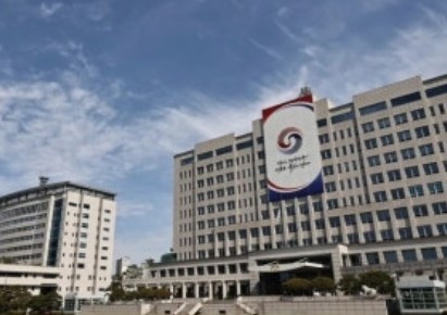 李<b>대통령</b> "노동, 선진국 수준 맞춰야"…'노란봉투법' 관철 의지