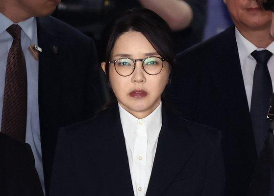 [속보] <b>김건희</b> 여사, 특검 <b>소환</b> 불출석! 건강 악화로 조사 <b>연기</b>?!