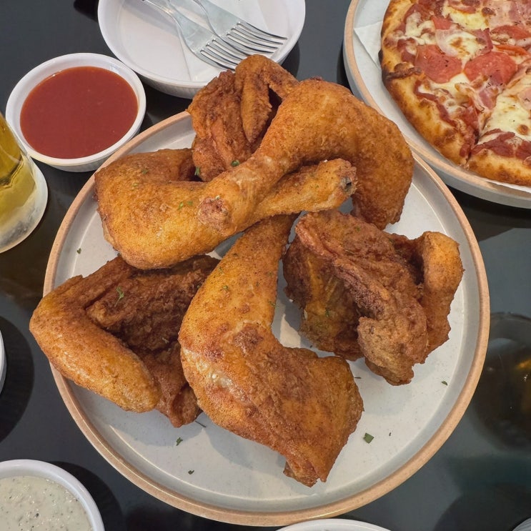  신선한 치킨과 피자를 즐길 수 있는 대치역피자맛집 깐부치킨 대치역점에서 특별한 시간을!