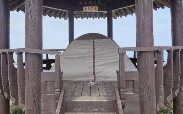  “정자 바닥을 뚫었다고?” 민폐 캠핑족 논란, 꼭 알아야 할 5가지 포인트