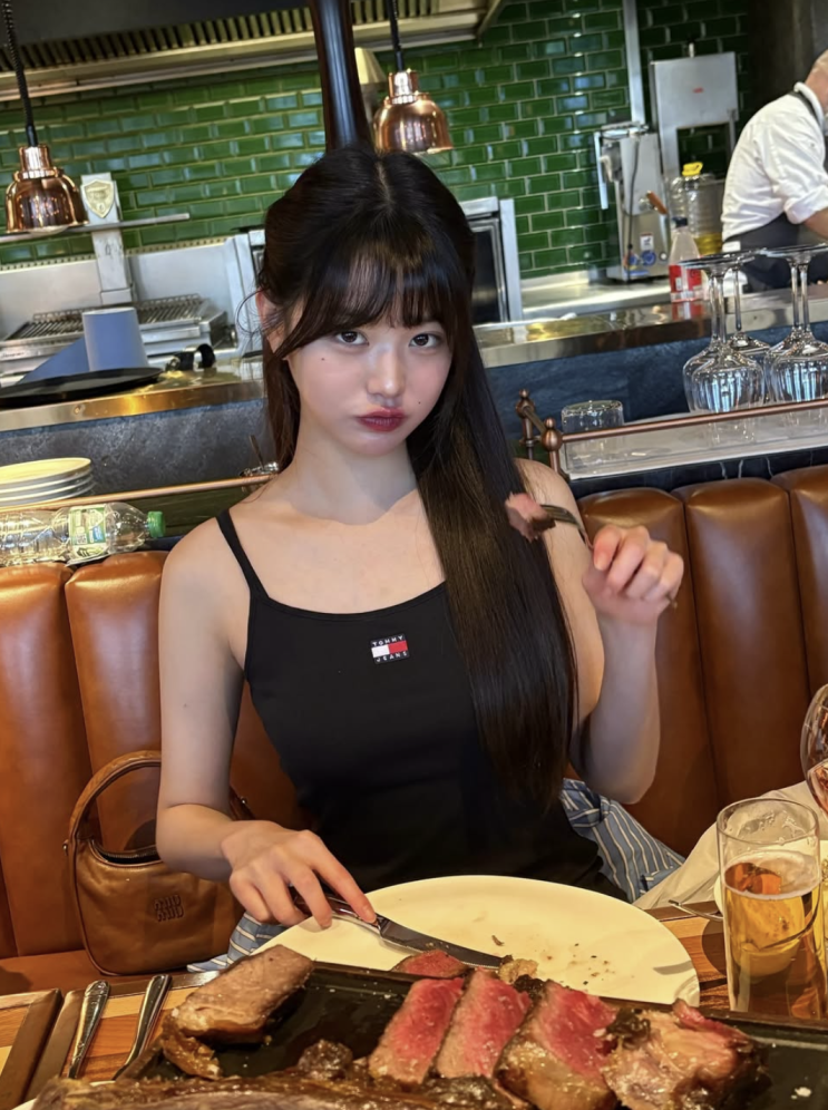  [셀럽 패션] 레스토랑 여신룩 장원영 인스타 속 원피스 브랜드는
