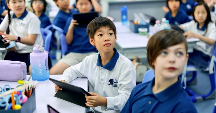  중국 칭다오 국제학교 개학 첫날, 웃음과 설렘으로 시작되는 새로운 학기