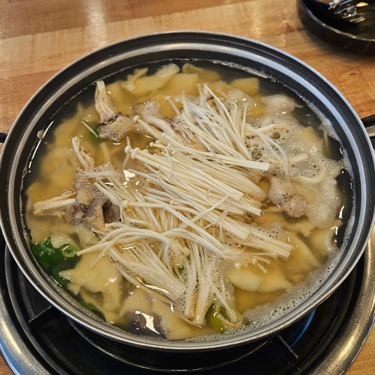 칼국수 수제비와 겉절이가 맛있는 평택 맛집 안동전골칼국수