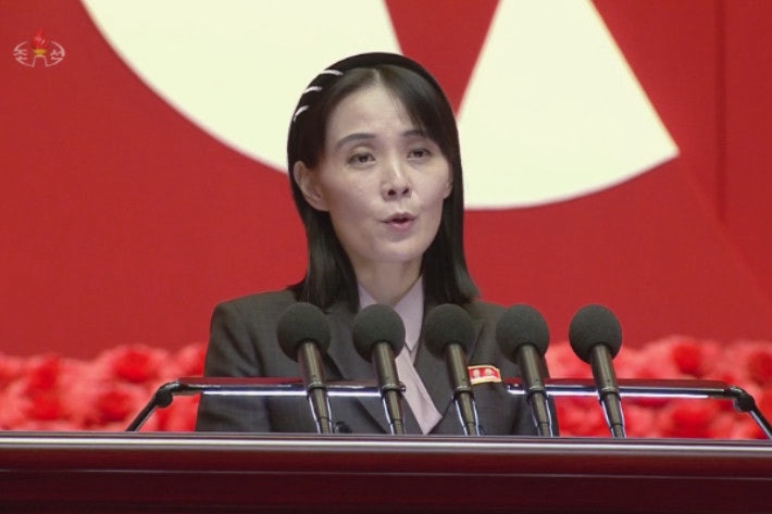 보는 <b>이재명</b>은?…역사 바꿀 위인 아니다, <b>김여정</b>의 날 선 <b>비판</b>