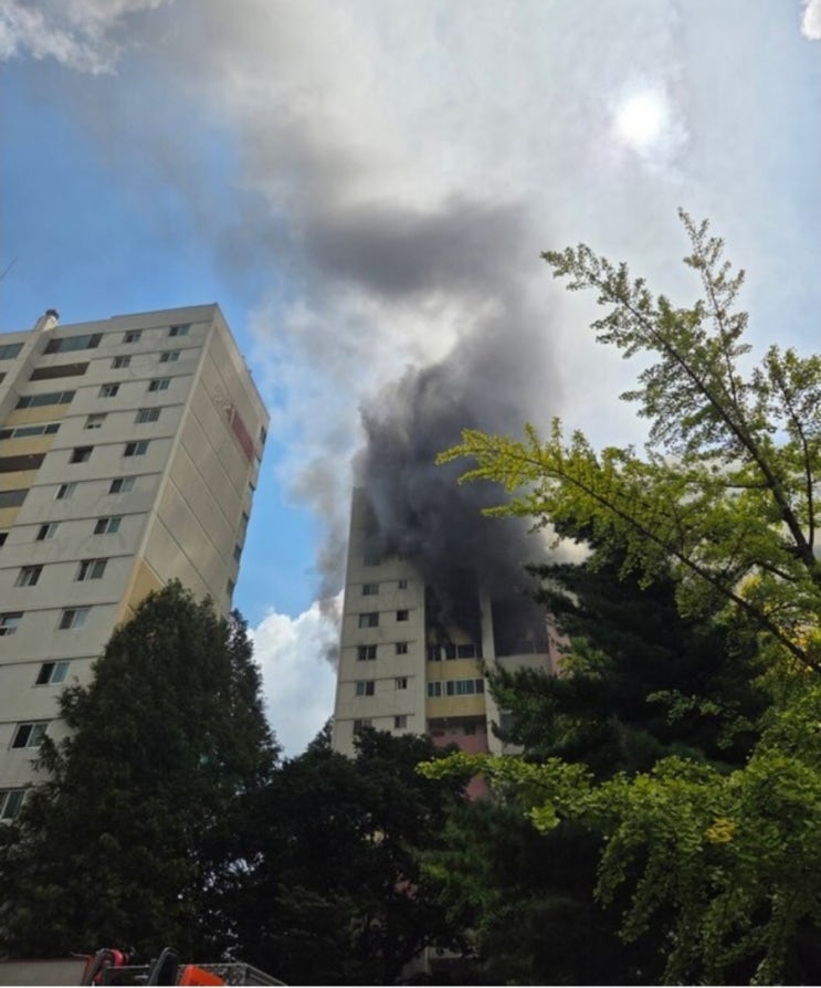 <b>목동</b> 2단지 아파트 <b>화재</b>, 13명 구조 소식