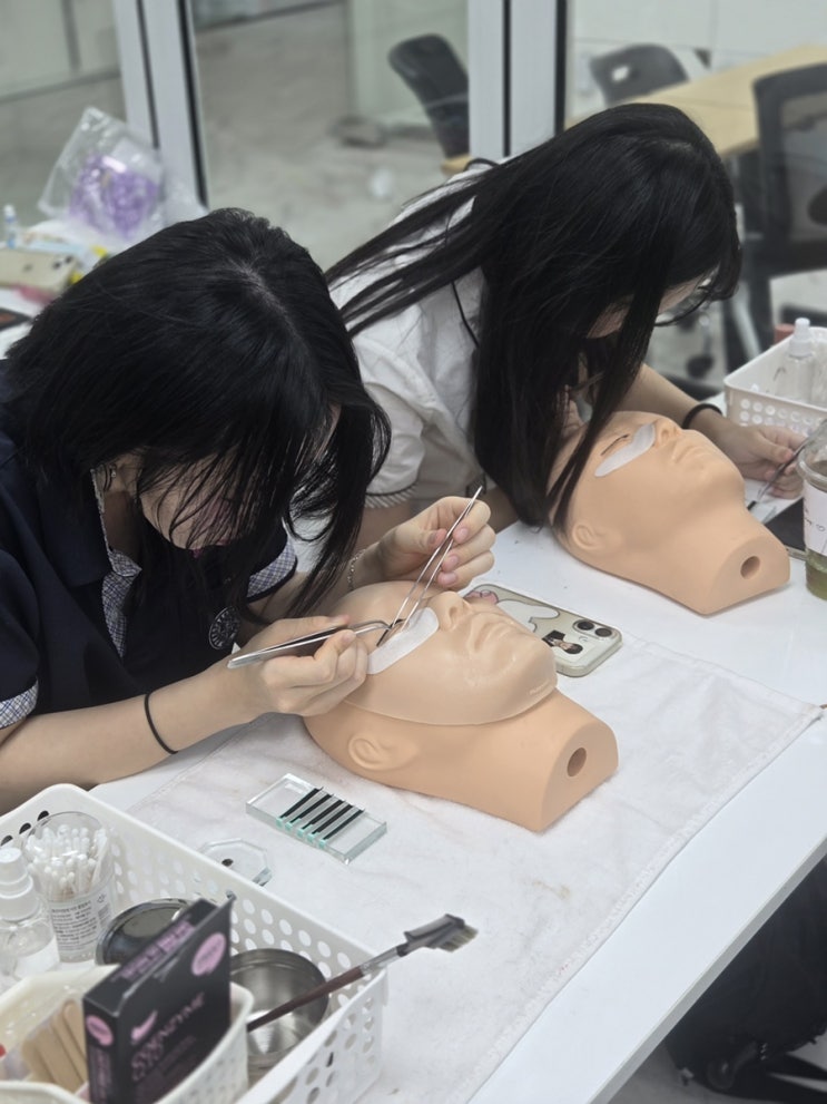  인계동메이크업학원 자격증 2개월 환급반 비용!