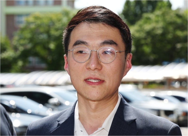 김남국, 코인 재산 신고 논란 2심 무죄: 법원은 무엇을 봤나?
