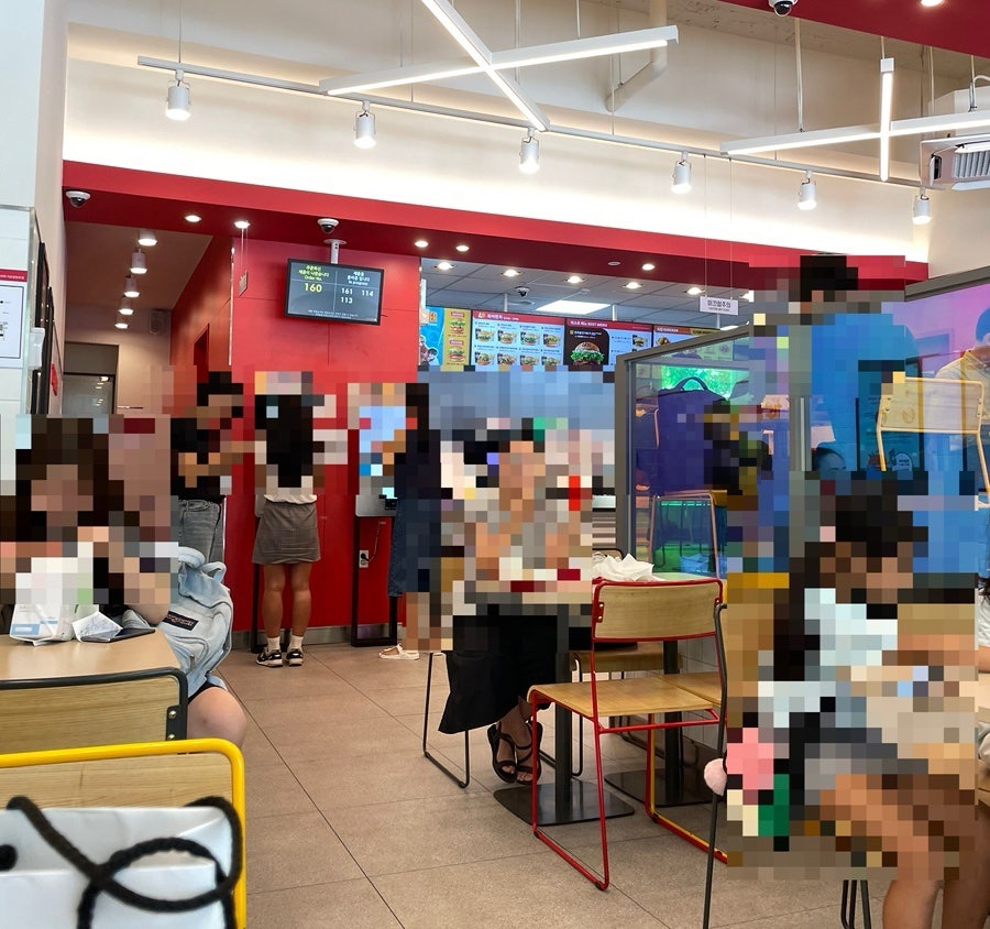 롯데리아 서초중앙로점 사진 3