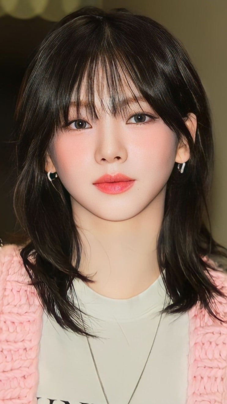  《미금역 중단발 레이어드컷  지윤 실장이 제안하는 손질 편한 분위기 헤어》