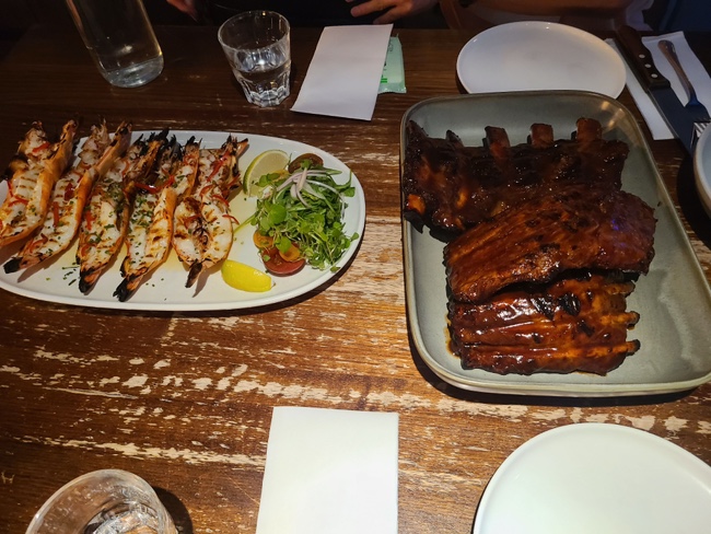  골드코스트 허리케인그릴 오션뷰 폭립 맛집