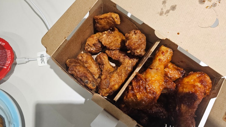  퇴근 후 치킨? 교촌치킨 반반콤보 먹방기!