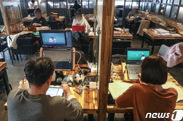  ️민폐 카공족, 초보 카페 사장님들의 고민…해법은?