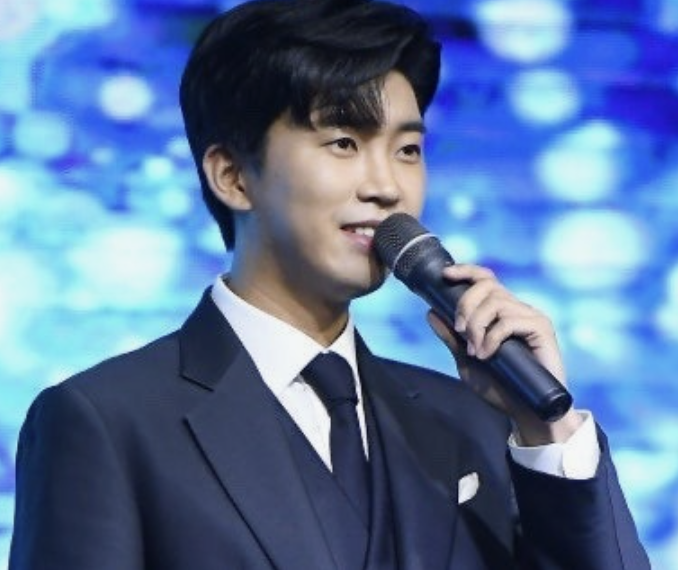 <b>임영웅</b>, 뭉찬4에서 <b>축구감독</b> 데뷔 정규 2집 ‘IM HERO 2’... 