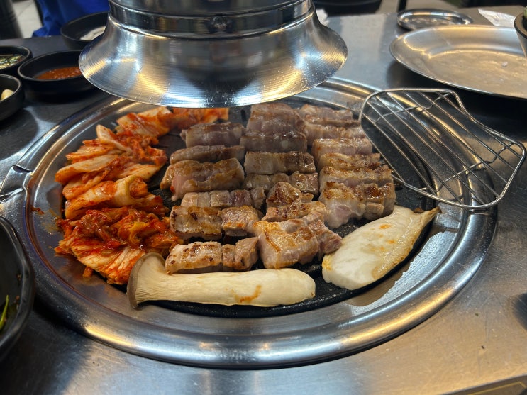  오목천동 맛집 '오목천 삼겹살' 삼겹살+파김치 환상 조합