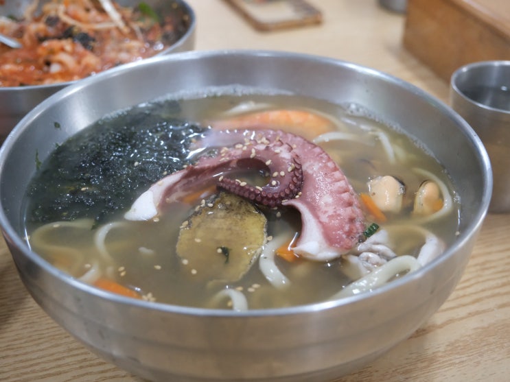  [제주협재맛집] 아침부터 든든하게, 협재칼국수 해물칼국수·한치물회·문어숙회 후기