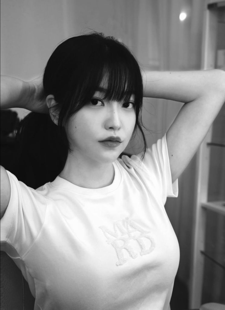  [셀럽 패션] 앞머리 싹둑 러블리 대폭발 레드벨벳 예리 마드마드 크롭티 패션 공개