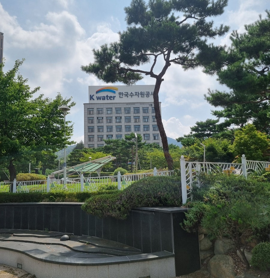 샐러데이즈 수자원공사점 사진 1
