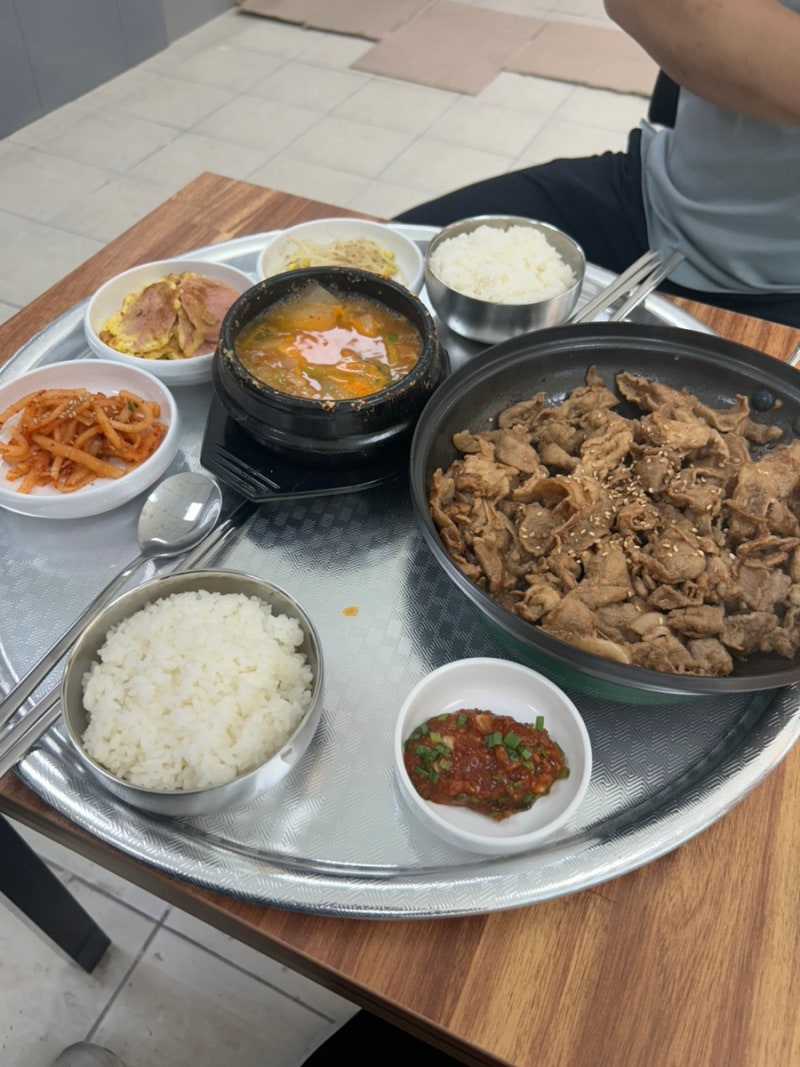 부산 카톨릭 대학교 앞 백반 맛집 용백이 식당 그랜드오픈!!