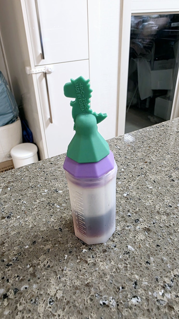  아기 약 먹이기 필살기! 휴대용 실리콘 약병 솔직 후기 및 꿀팁