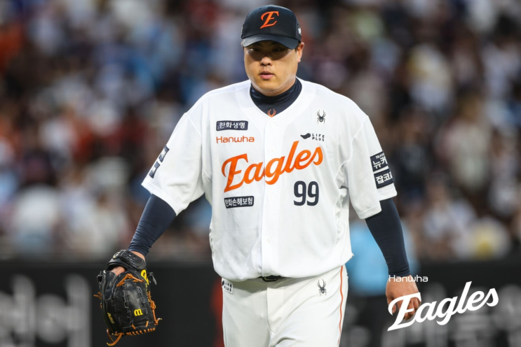 한화 5연패, 수비가 아니라 <b>김경문 감독</b> 운용 문제, <b>폰세</b>도 지면...