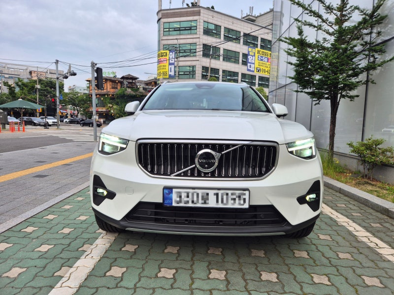 볼보 XC40 고급유 부담되실 수 있습니다.