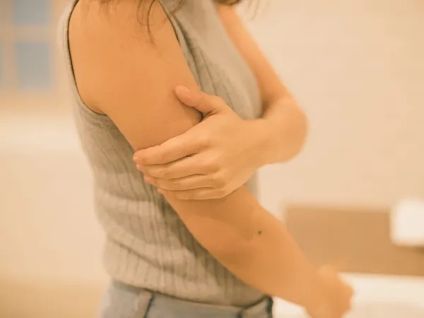  왼쪽 팔 통증이 계속될 때 확인해야 할 것