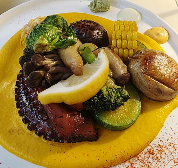 [해운대]입에서 살살 녹는 문어스테이크가 일품인 분위기 맛집 '스미스씨네농장'