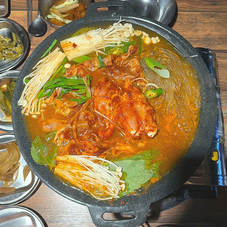  [광주] 닭갈비곱창전골 산장웅계 수완점 / 아늑한 분위기와 화끈한 맛!