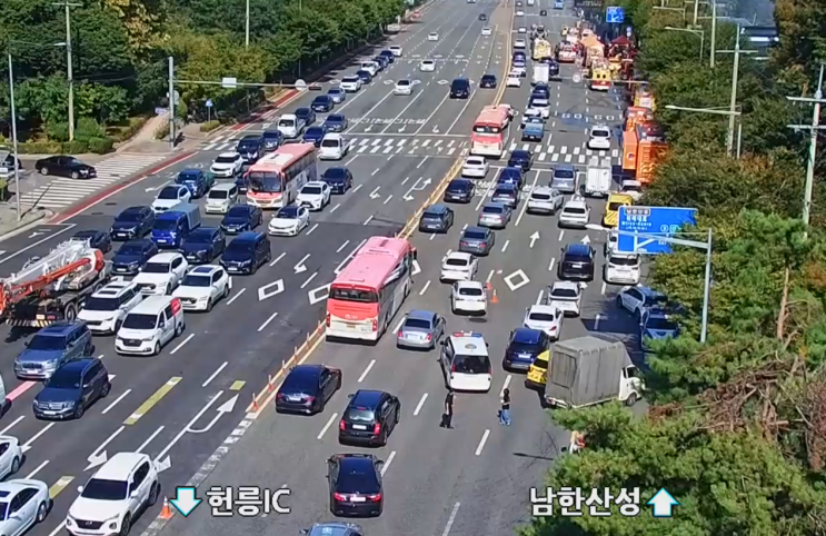 강남 <b>세곡동 화훼단지 화재</b> 발생, 소방 대응 1단계 긴급 출동