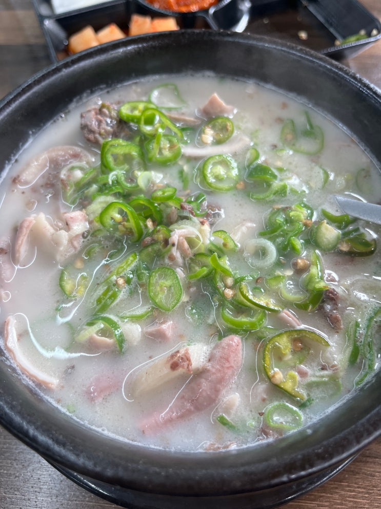  사창동-봉명동 라인에서 정착할 순대집 후보 중 하나. 봉명가 순대(순대국밥 특 11000)