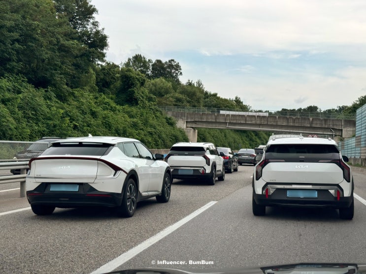  "실물은 괜찮은데?" 기아 EV3 3천만 원대 가격으로 셀토스를 대체하는 소형 SUV 전기차