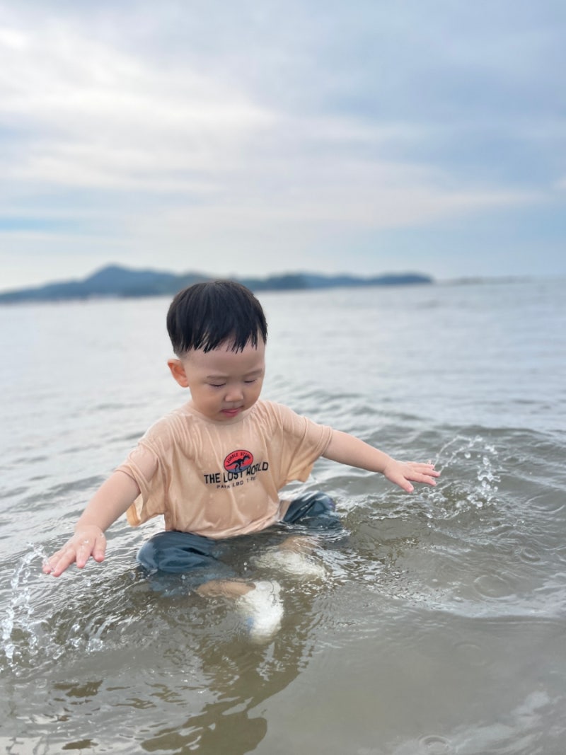 아기와 함께 바닷가로 여름휴가! 태안 신두리 해수욕장 (골든비치펜션)