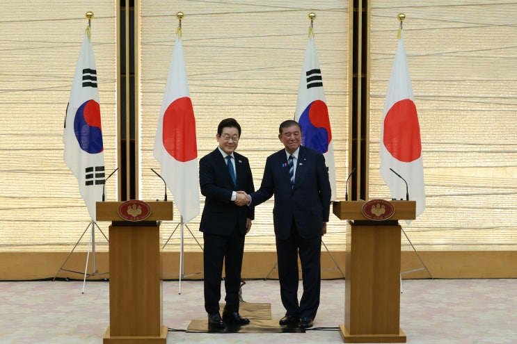 속보 <b>한일</b> 정상회담 <b>이재명</b> 대통령·<b>이시바</b> 총리, 미래<b>협력</b>과... 
