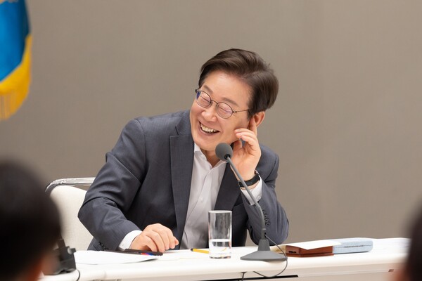이재명 대통령, <b>김혜경 여사</b>와 함께 日·美 순방길…도쿄와... 