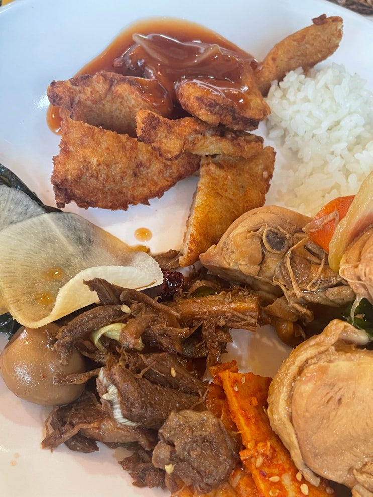  서울 역삼역, 사장님의 친절함과 가성비로 무장한 무한리필 한식뷔페 '깐부치킨 역삼GS타워점' 9000원