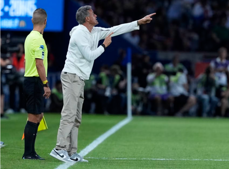 UEFA에서 빛난 <b>이강인</b>, 리그<b>선발</b> 외면… 팬들 공감 폭발