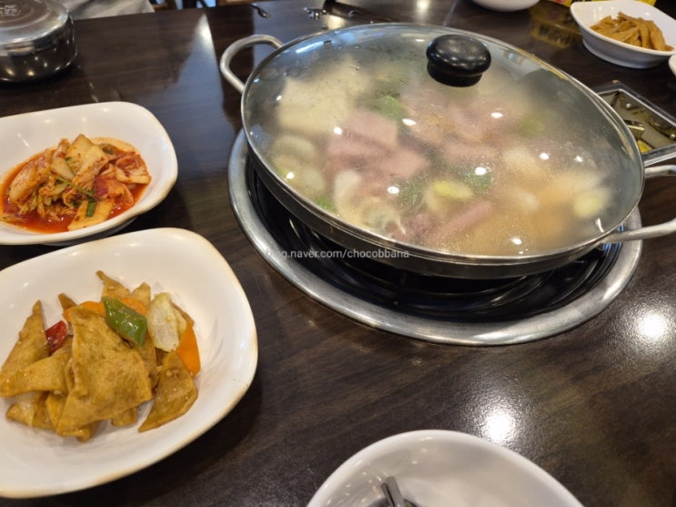  강남역 송탄부대찌개 부대찌개에 라면사리추가