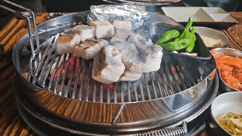  남정집 지웰 통덧살 숙성삼겹 직접 구워주는 복대동 고기맛집