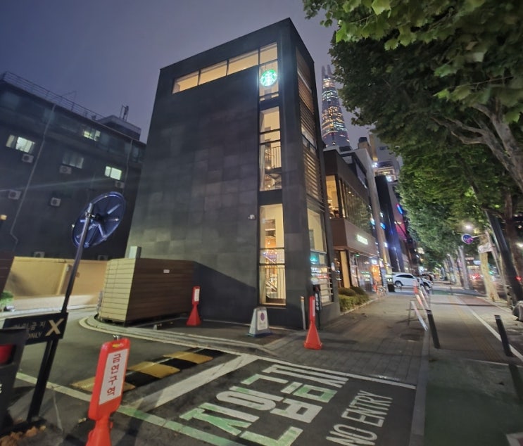  석촌호수에서 놀고 가기 좋은 카페 | 스타벅스 송파나루역DT점