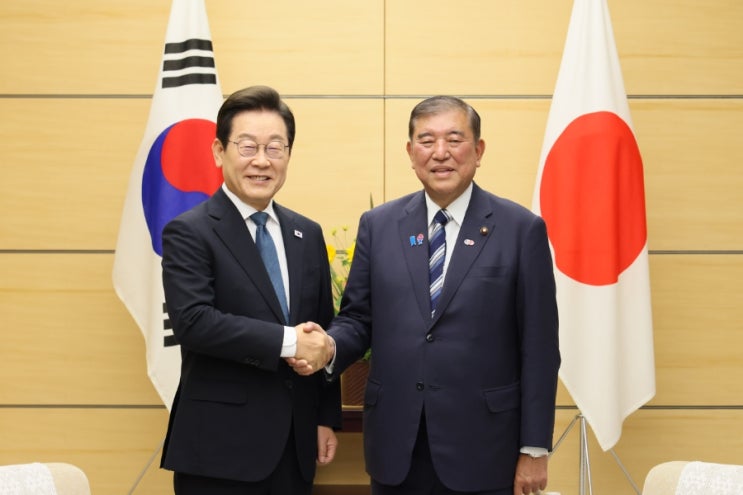 <b>한일</b> 정상회담, <b>셔틀 외교</b> 복원 미래 협력 강화키로...과거사... 