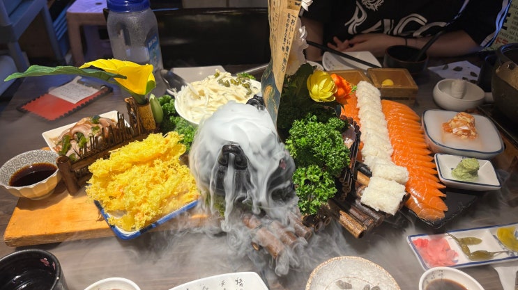  부산 경성대/부경대 연어맛집 '이층집 코코로'(경성대/부경대 술집추천)