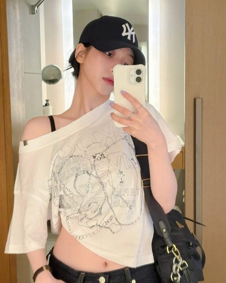  에스파 vs 블랙핑크 원숄더 탑 데일리룩 코디, 당신의 픽은 누구?