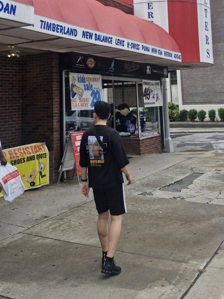  발편한 운동화 밸롭 티바트 아티보 OG, 하루 종일 신어도 편하다