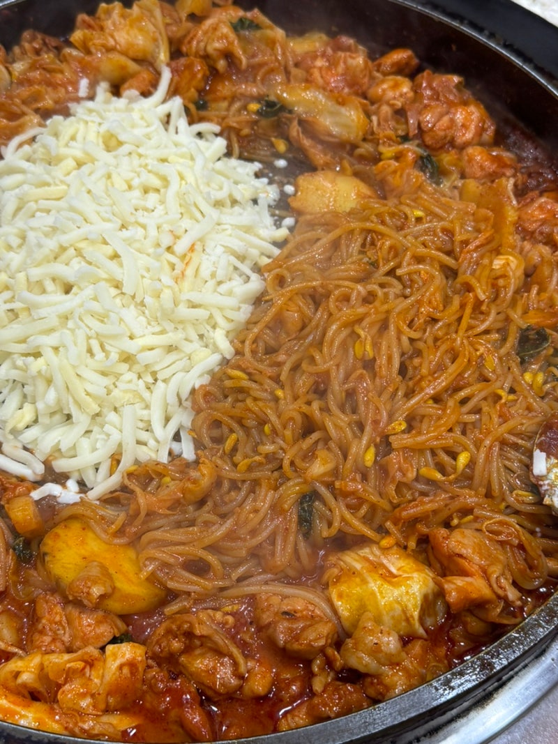 신촌 치즈 닭갈비 땡길 때, [춘천집닭갈비막국수]