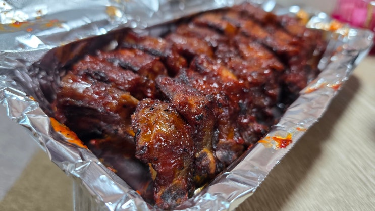  내돈내먹 : 폭염 속에도 배달로 즐긴 천안 인생극장 쪽갈비  집에서 맛본 양념·매운맛, 누룽지까지 완벽 조합