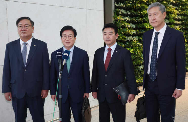 대통령 <b>중국 특사단</b>, 왕이 외교부장과의 회담에서 어떤 성과를... 