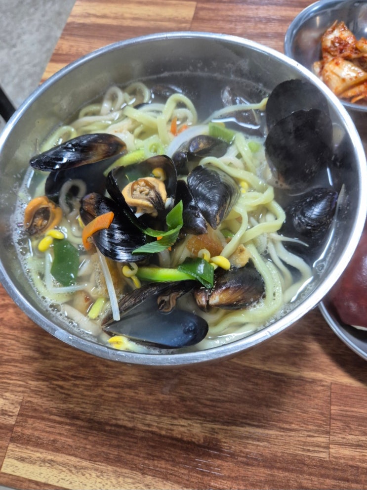  광고 놉! 내돈내산 진주 영구 칼국수 솔직 후기 (ft. 찐빵 괜찮)